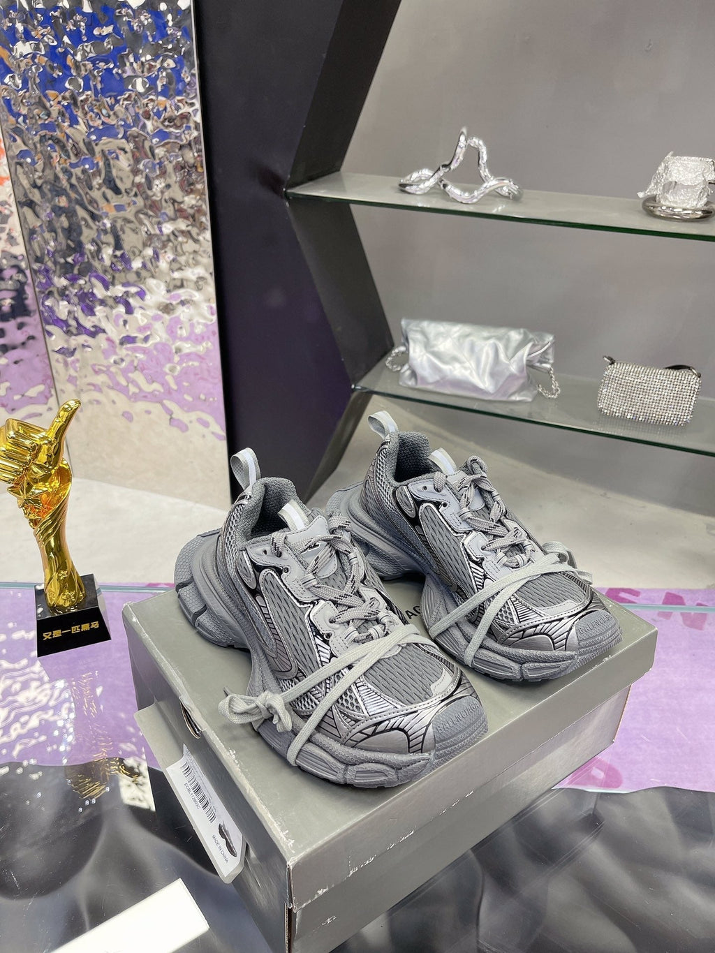 3XL SNEAKER IN ALL GRAY MESH AND POLYURETHANE