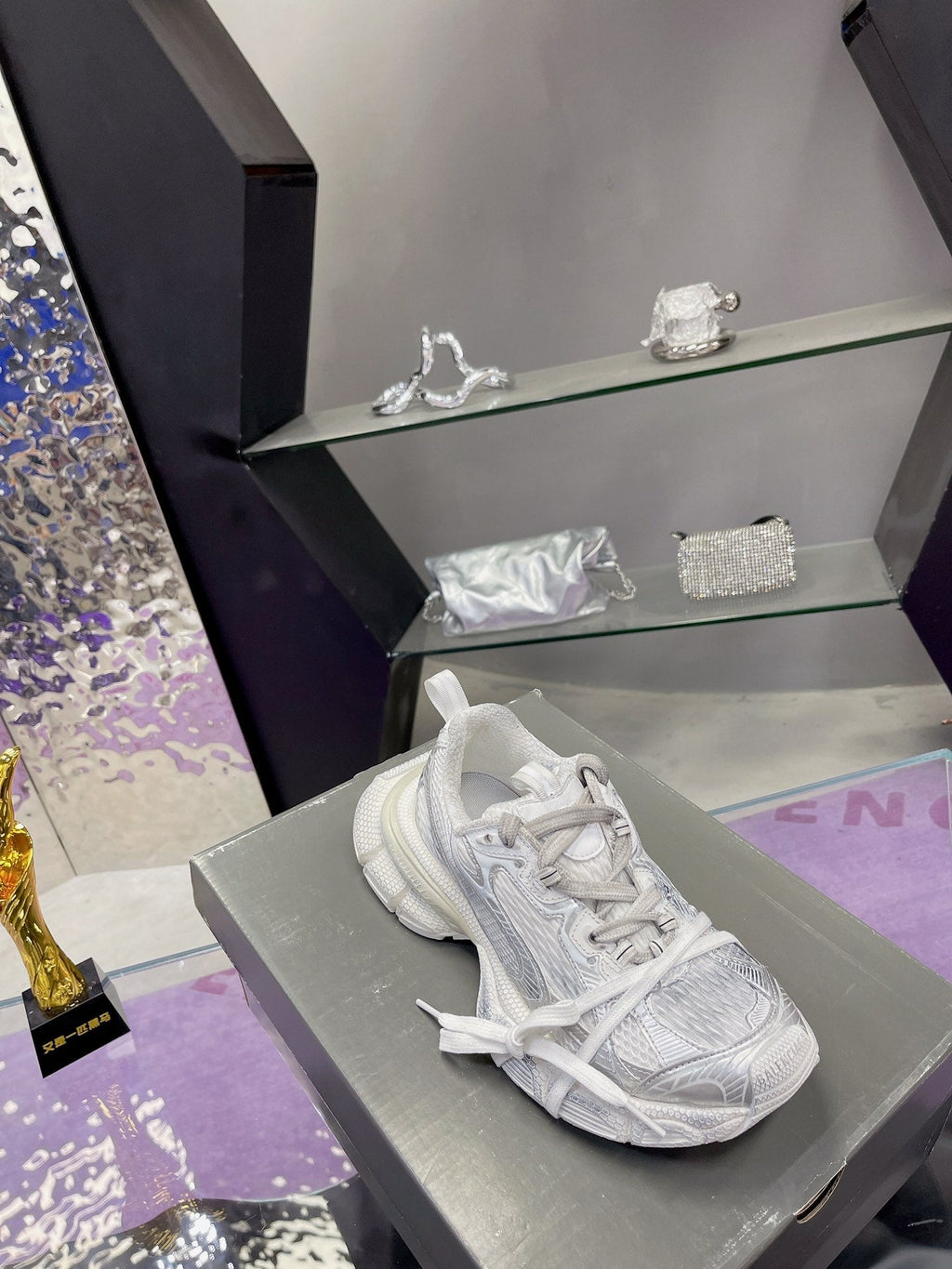 3XL SNEAKER IN SILVER MIX WHITE MESH AND POLYURETHANE