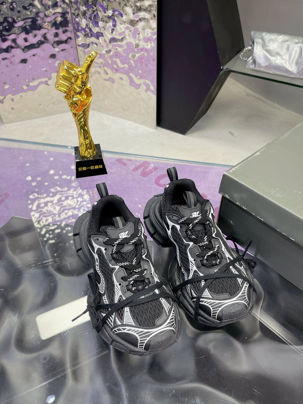 3XL SNEAKER IN BLACK MIX WHITE MESH AND POLYURETHANE