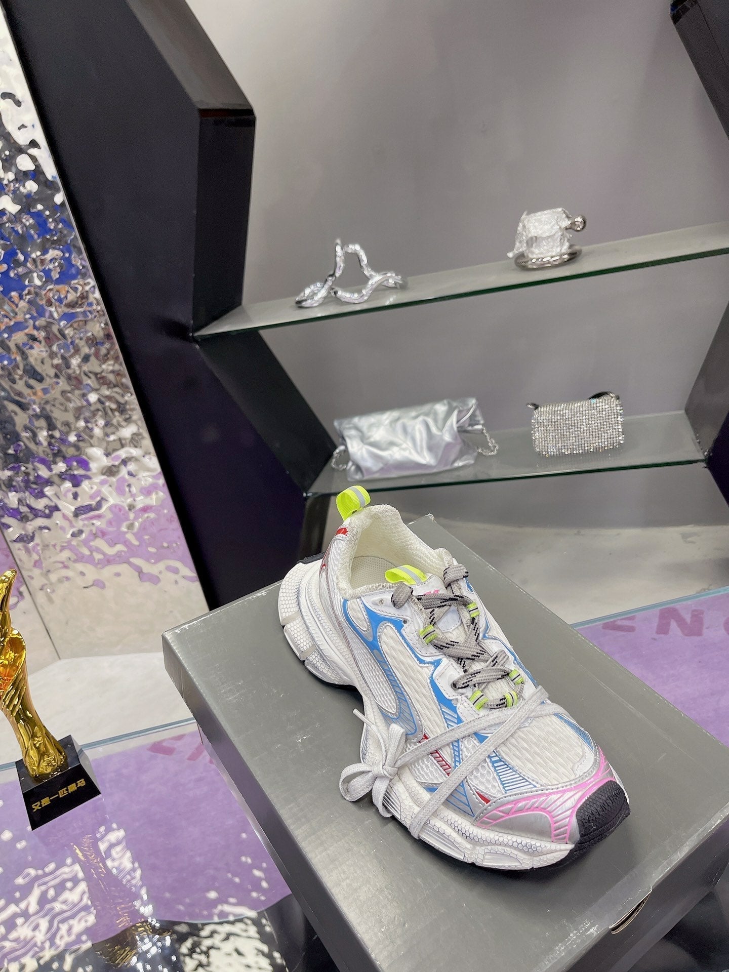 3XL SNEAKER IN WHITE PINK GRAY BLUE MESH AND POLYURETHANE