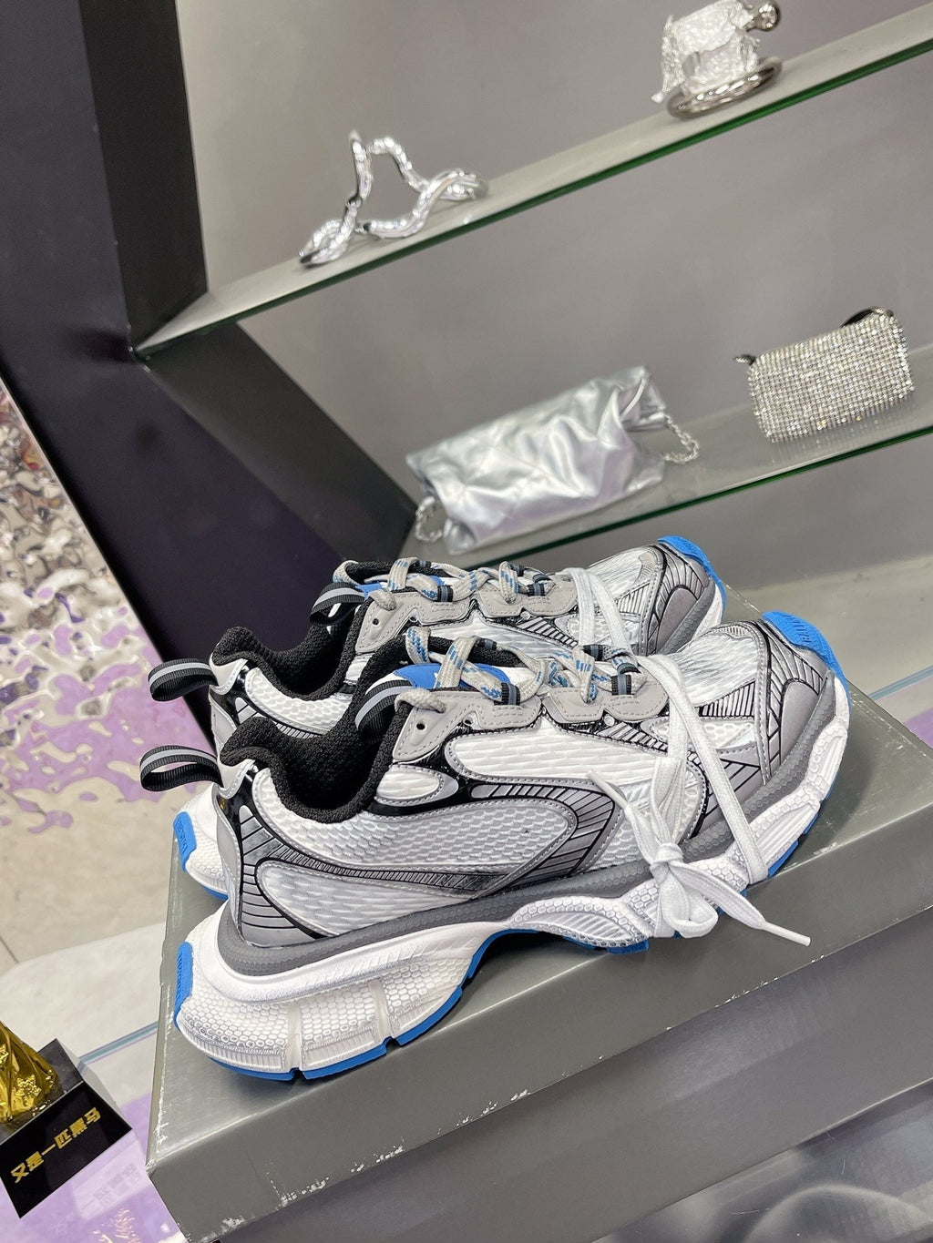 3XL SNEAKER IN WHITE GRAY BLUE MESH AND POLYURETHANE