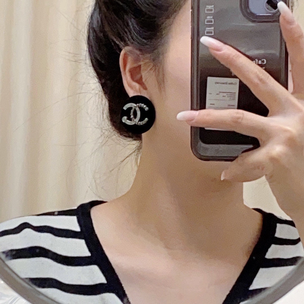 18K  Chanel Black Resin Circle Earrings