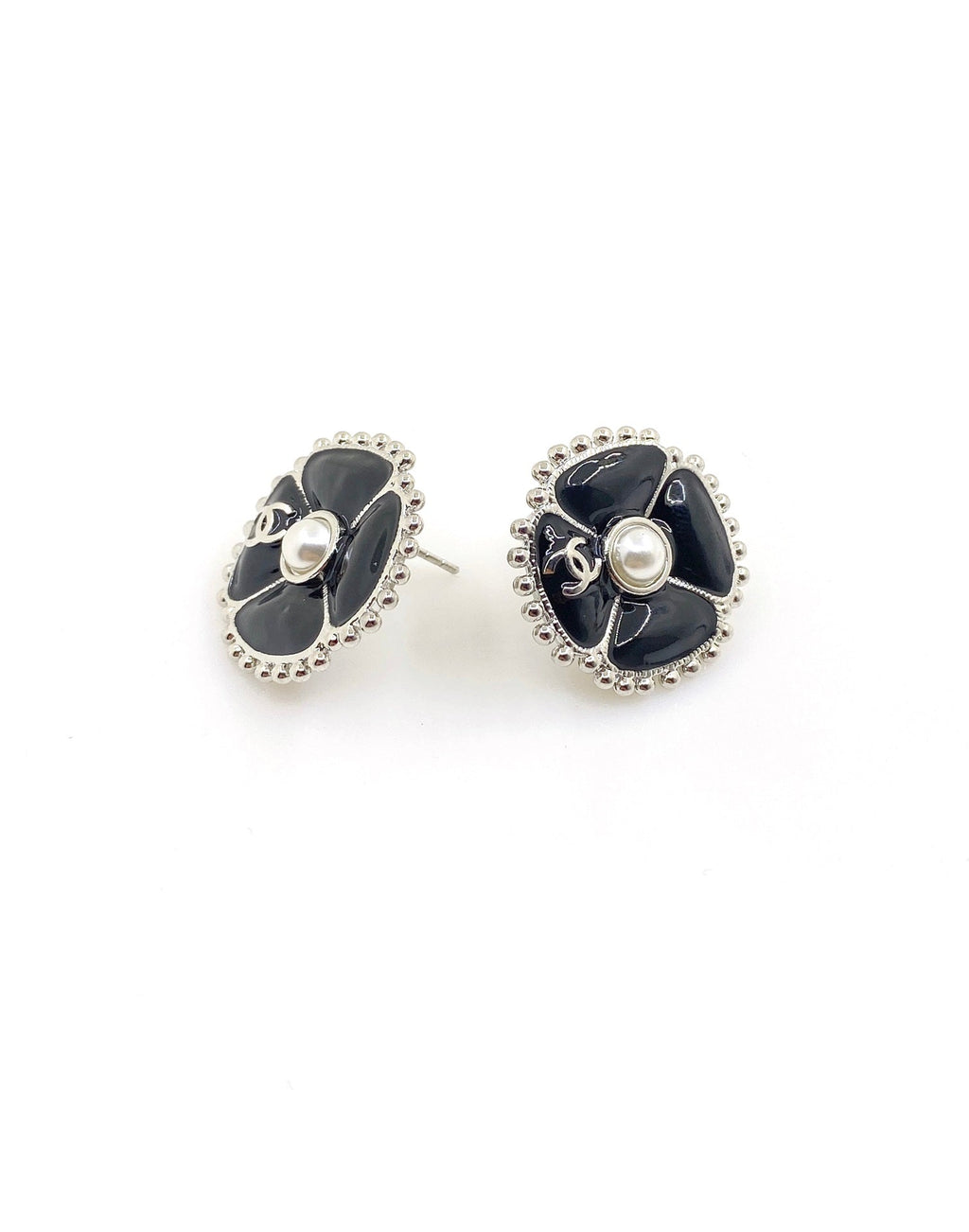 18k  Chanel Black Pearl Clover Earrings