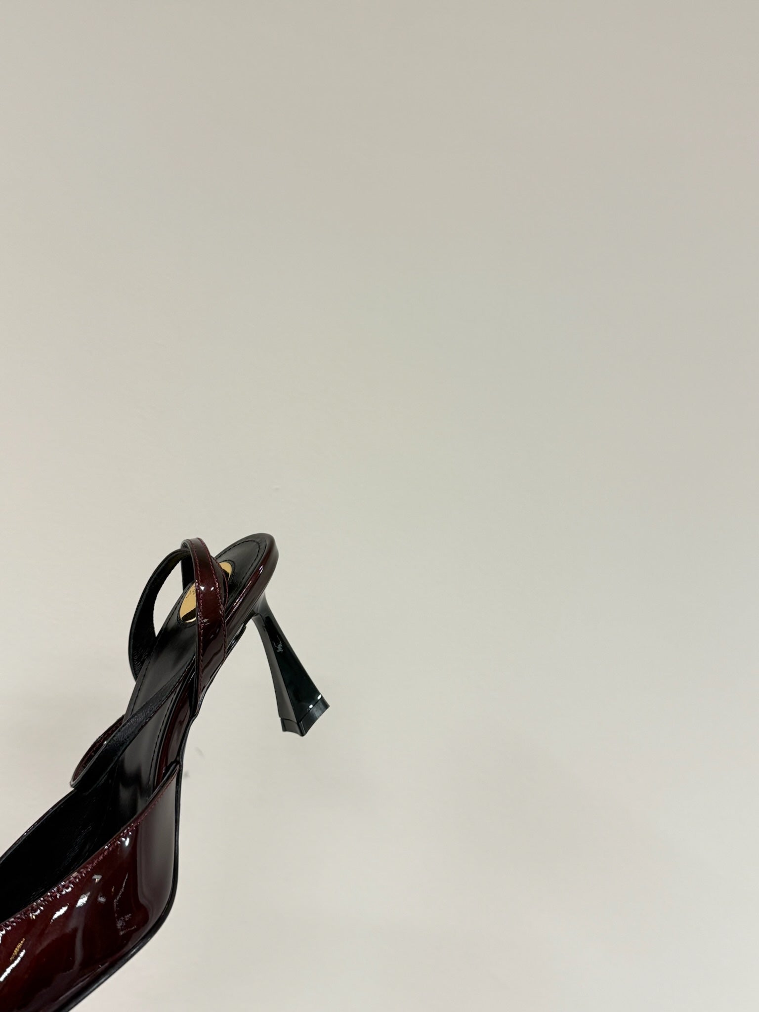 AIMÉE SLINGBACK PUMPS IN WINE RED GLOSSY LAMBSKIN