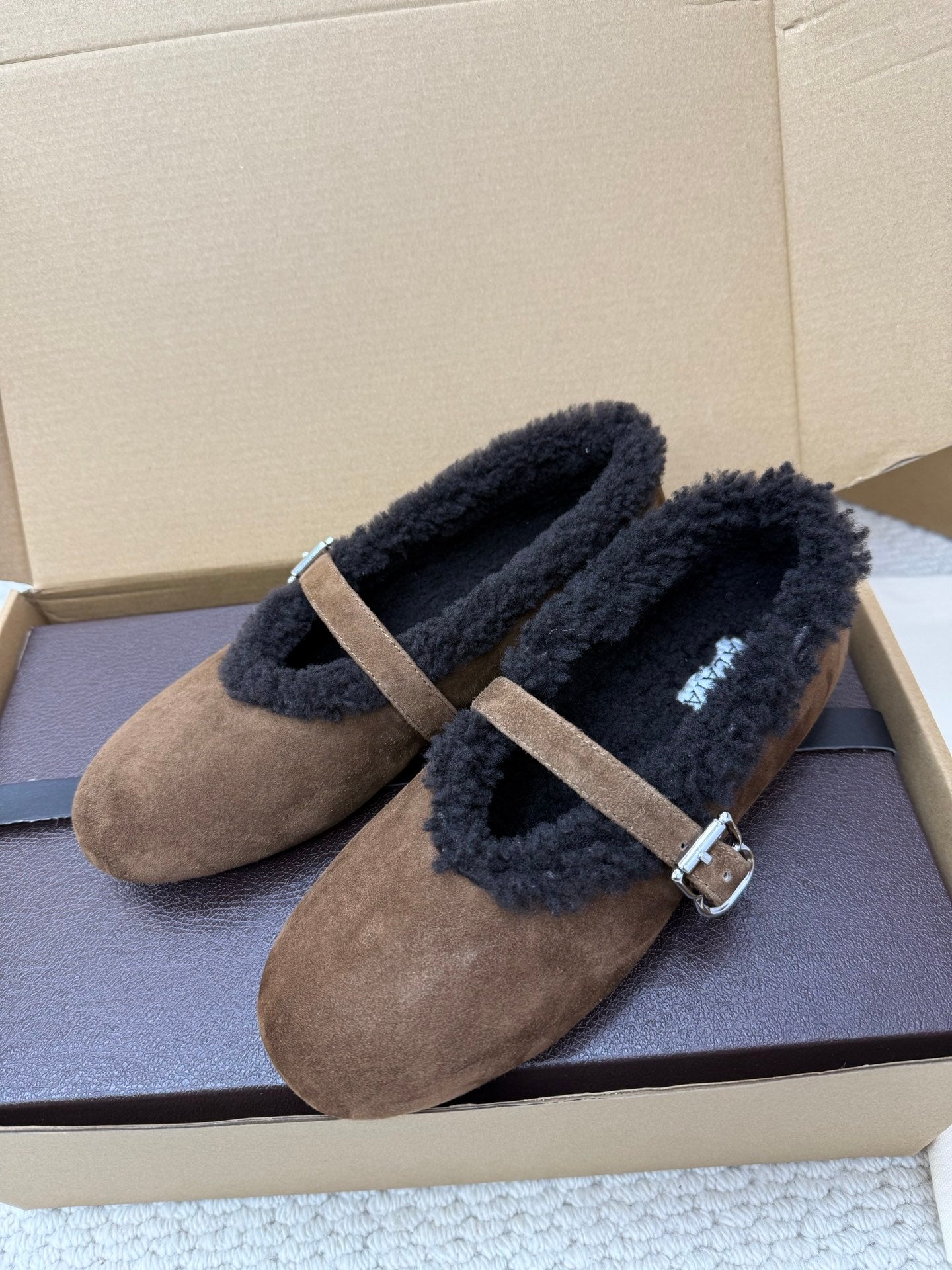 ALAIA 25S SHEARLING BALLET FLATS IN DARK BROWN SUEDE