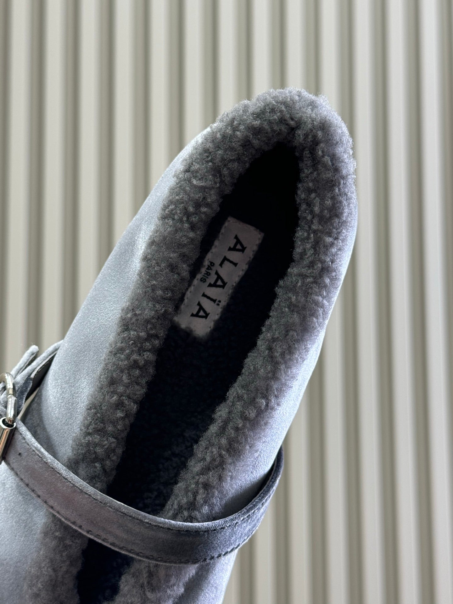 ALAIA 25S BALLET FLATS IN GREY VELVET