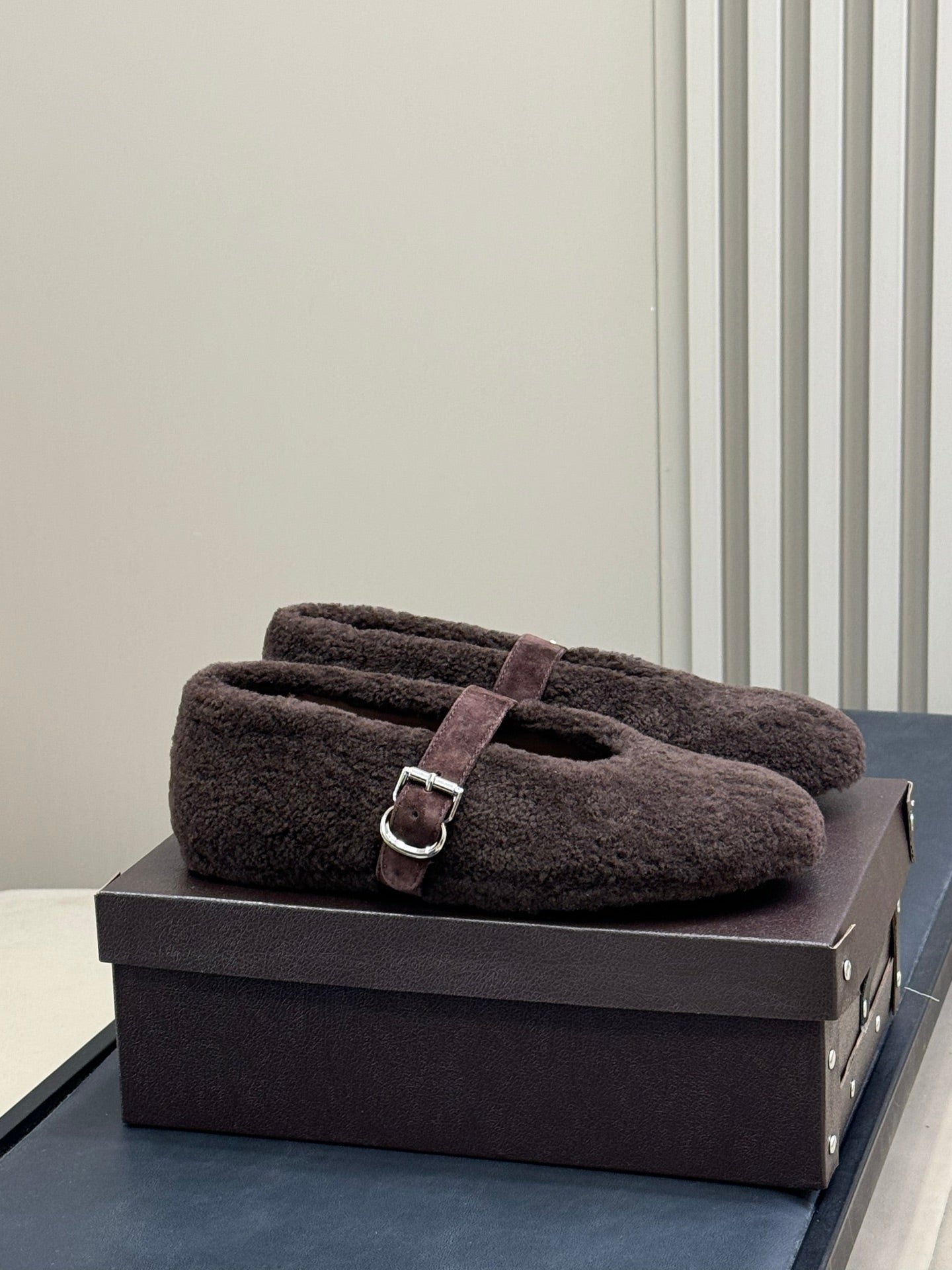 ALAIA 25S COZY MARY JANE SHEARLING FLATS IN DARK BROWN