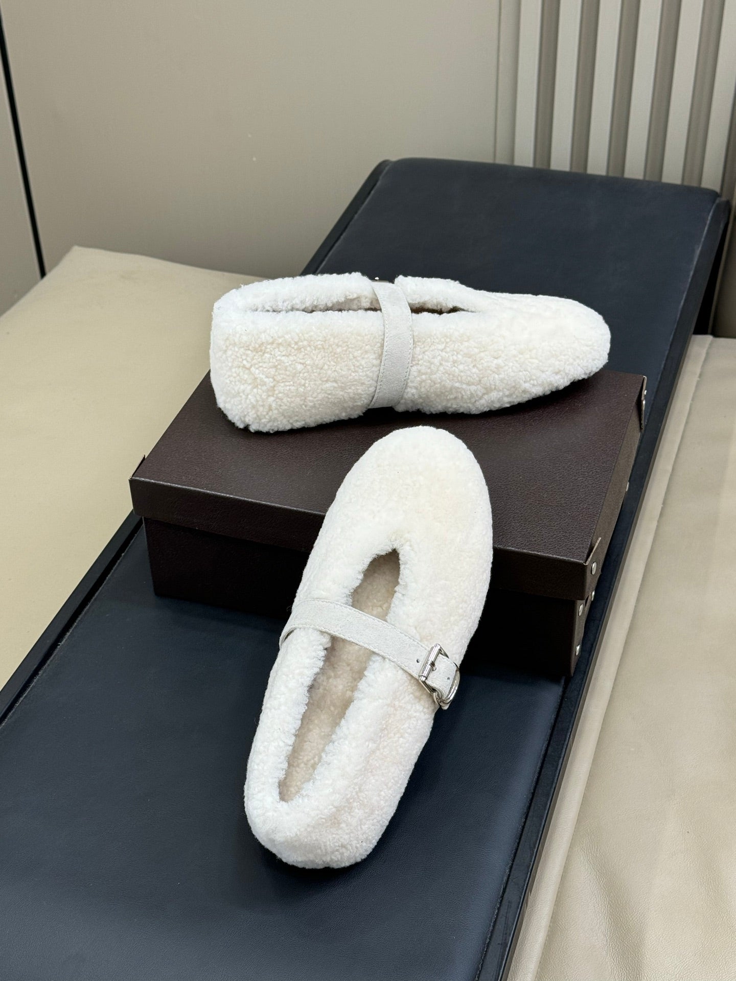 ALAIA 25S COZY MARY JANE SHEARLING FLATS IN WHITE