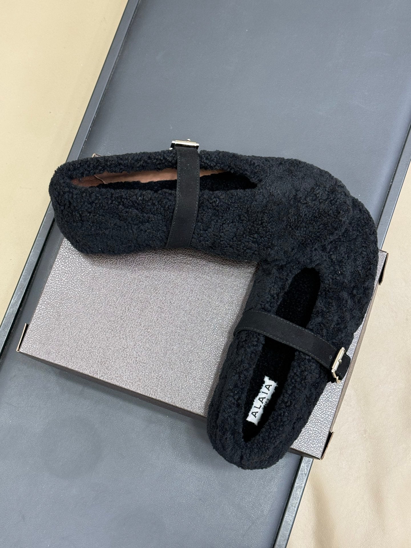 ALAIA 25S COZY MARY JANE SHEARLING FLATS IN BLACK